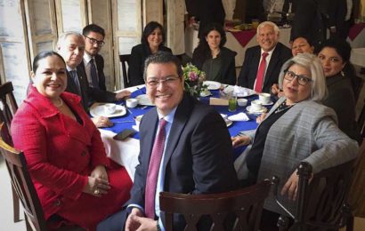 Asiste gobernador Mena a la conmemoración del 103 Aniversario de la Constitución Mexicana