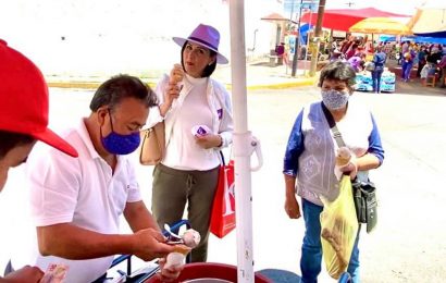Propuestas de Liliana Becerril a locatarios del mercado de Tzompantepec