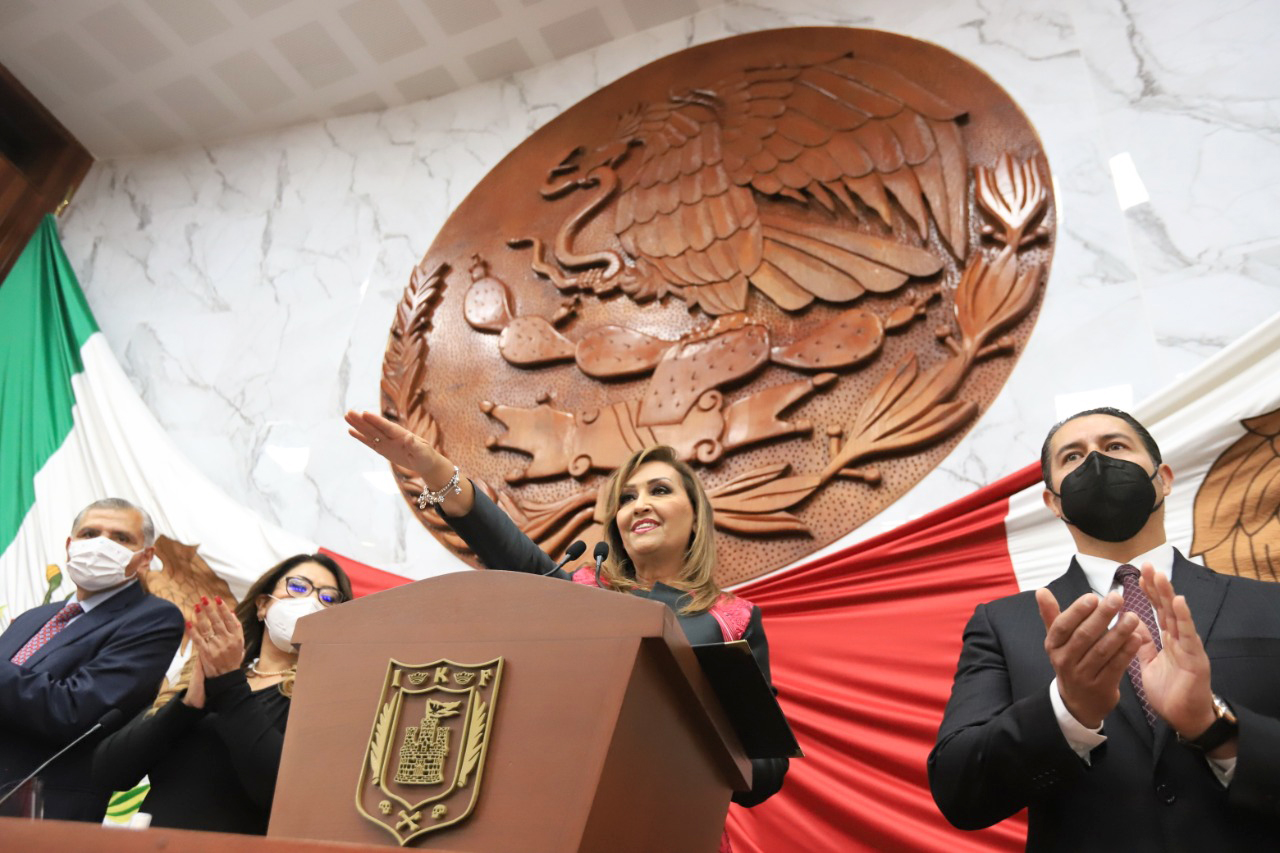 Rinde protesta Lorena Cuéllar como gobernadora de Tlaxcala