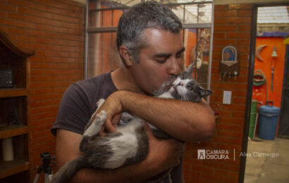 Un refugio con dignidad y respeto, así es «El señor de los gatos»