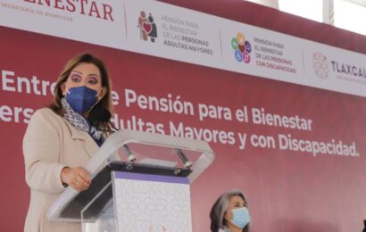 Encabeza gobernadora entrega de pensión a adultos mayores en Yauhquemehcan