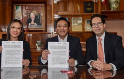 Firma Jorge Corichi convenio con FONACOT para otorgar créditos a empleados municipales de Tlaxcala capital