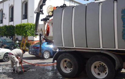 Realiza CAPAM acciones de saneamiento en drenajes y pozos de visita en el Centro de Tlaxcala