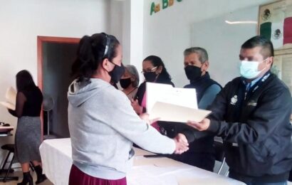 Entrega ITEA 58 certificados a personas de Xaloztoc, Huamantla y Zitlaltepec