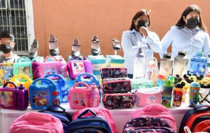 Cumple Ayuntamiento de Tlaxcala con becas para hijos de trabajadores sindicalizados