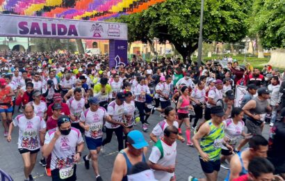 Parcipan más de 2 mil corredores en Medio Maratón Tlaxcallan 2022