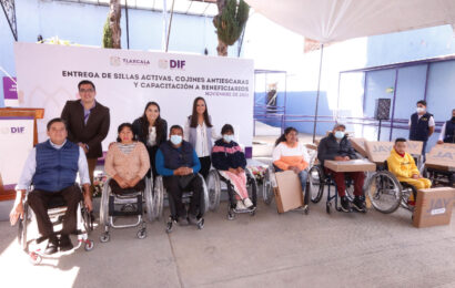 Entrega SEDIF sillas de ruedas activas y capacita a beneficiarios para su uso