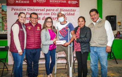 Avanza en Tlaxcala entrega de tarjetas de la pensión universal a personas con discapacidad