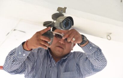 Entrega Ayuntamiento de Tlaxcala equipo de videovigilancia a Primaria de Tizatlán