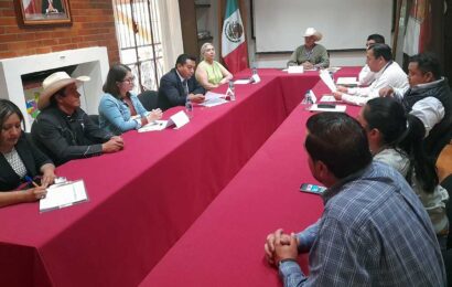 SIA y municipios firman convenio para movilizar ganado