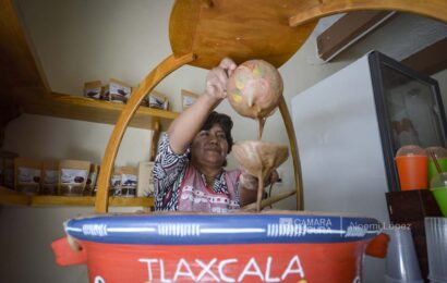 «Cacao Frank» una tradición elaborando Agua de barranca