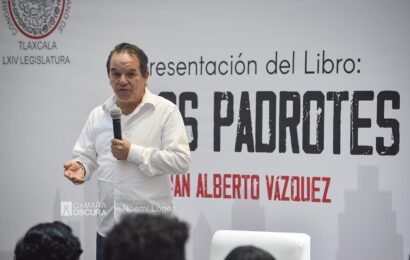 Presenta Juan Alberto Vázquez libro «Los padrotes de Tlaxcala» en el Congreso de Tlaxcala