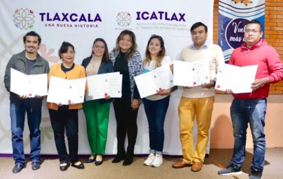 Certifica ICATLAX a docentes de universidad privada