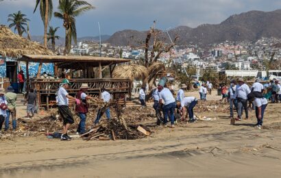 Titular del SNDIF reconoce labor humanitaria de brigada de Tlaxcala en Guerrero