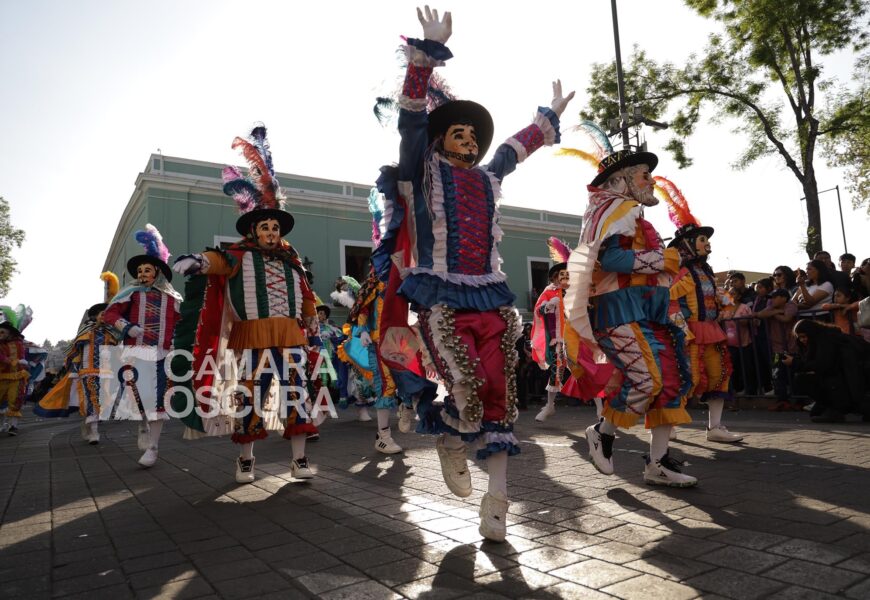 Encabezaron autoridades estatales desfile de inicio del “Carnaval Tlaxcala 2024″