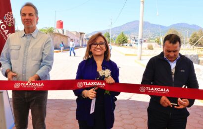 Entrega Gobernadora obras a favor de la población de Tetla de la solidaridad